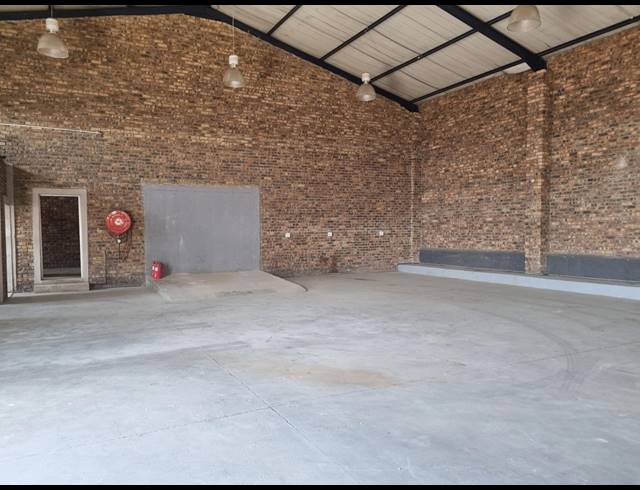 600M² WAREHOUSE TO LET IN VINTONIA